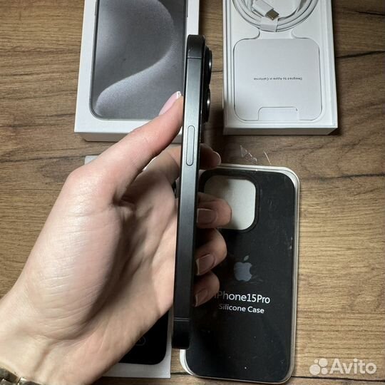 iPhone 15 Pro, 256 ГБ