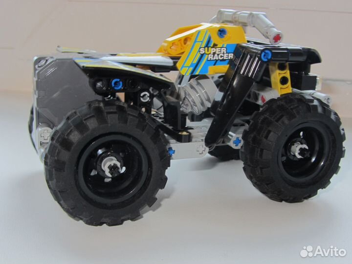 Машинка lego джип собрана