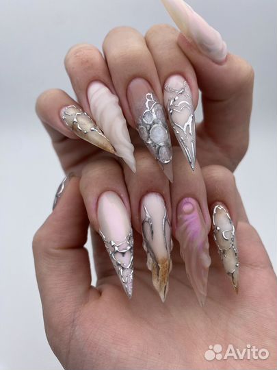 Креативное наращивание и покрытие ногтей