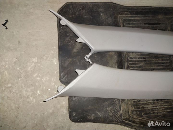 Накладки на передние стойки Toyota Corolla E150