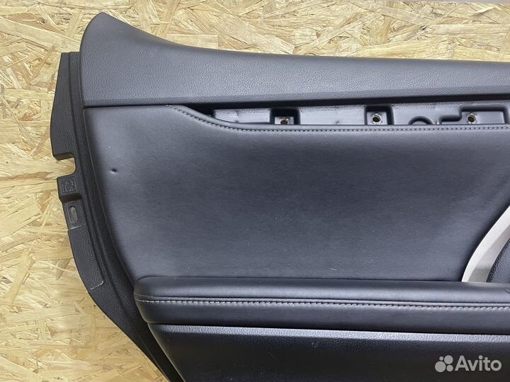 Обшивка двери задняя левая Lexus RX4