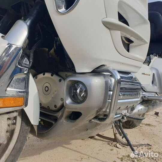 Honda GL 1800 gold wing