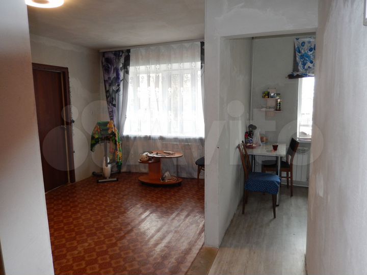 2-к. квартира, 42 м², 1/4 эт.