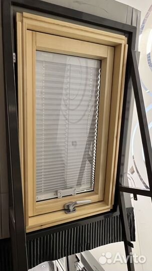 Деревянное мансардное открывающееся окно