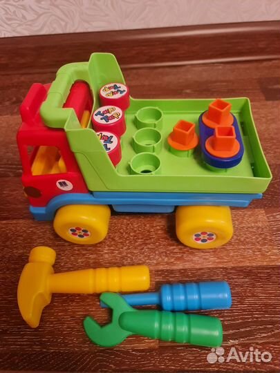 Детская машинка с инструментами