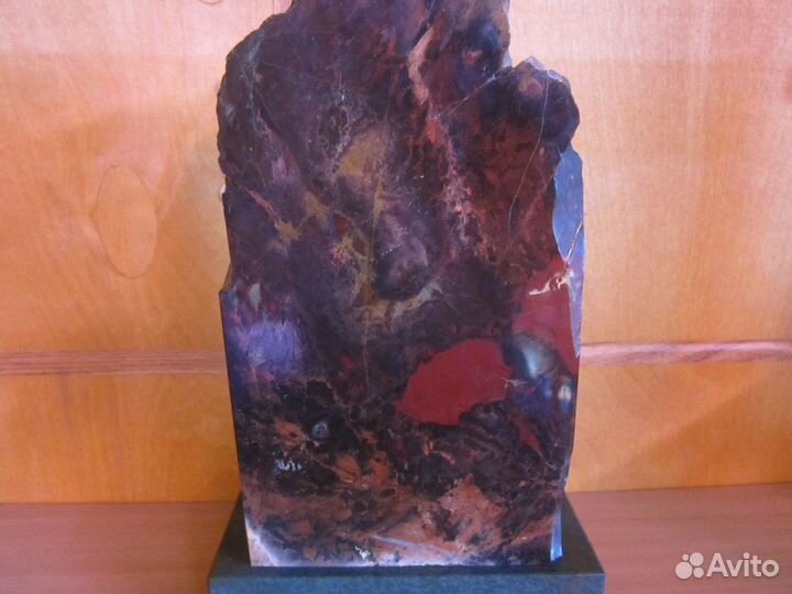 Камни и сувениры из них