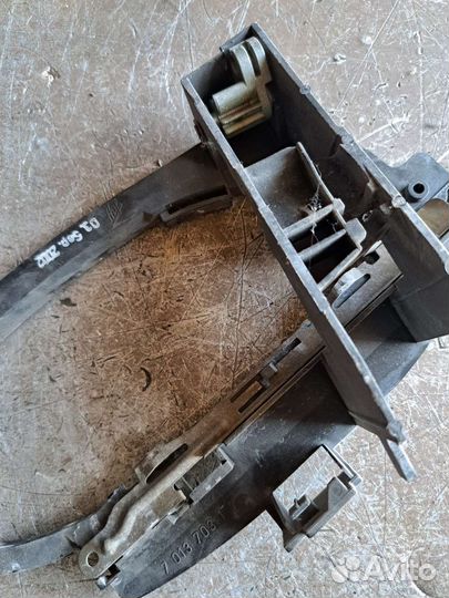 Кронштейн ручки двери задний левый BMW E65 E66