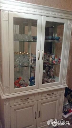 Стеклянная витрина из дуба