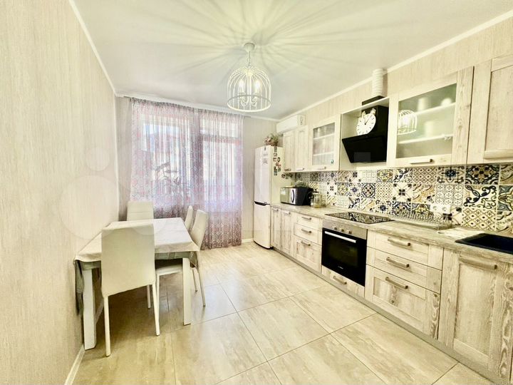 2-к. квартира, 54 м², 4/6 эт.