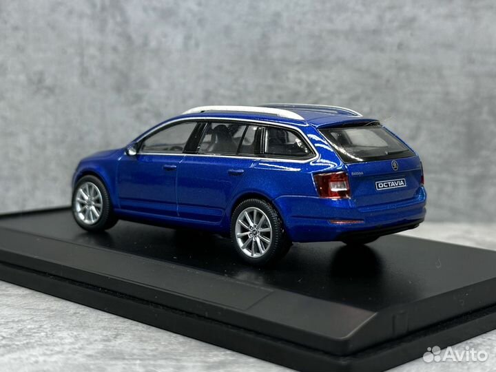 Модель автомобиля Skoda Octavia A7 Combi 1:43