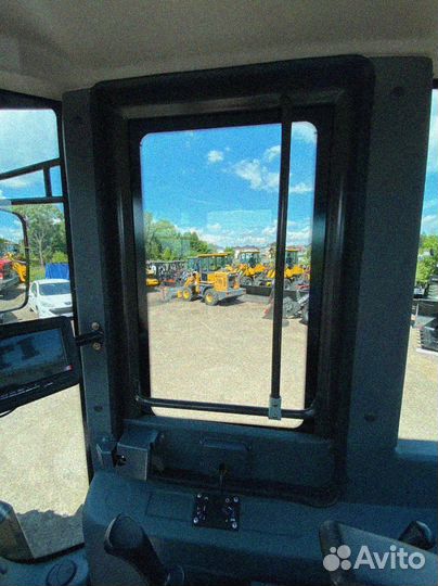 Фронтальный погрузчик STI ZL25S, 2023