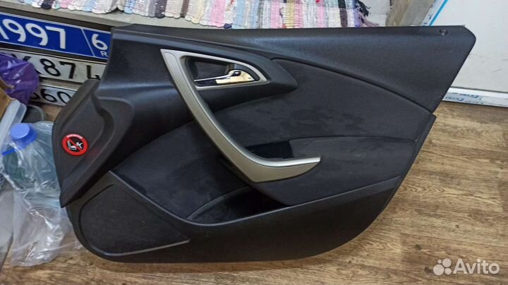 Обшивки дверей Opel Astra J 5 DR хетчбек