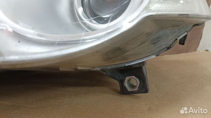 Фара левая WV Passat B6