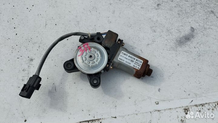 Моторчик стеклоподъемника зад прав Santa Fe 1