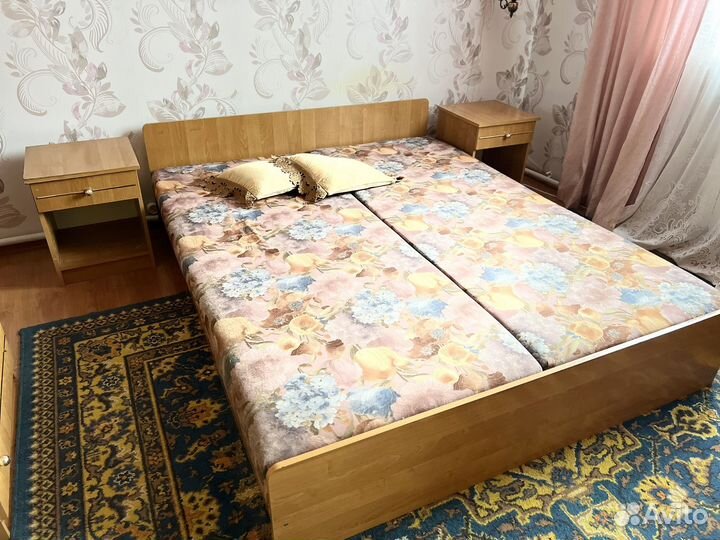 Спальный гарнитур