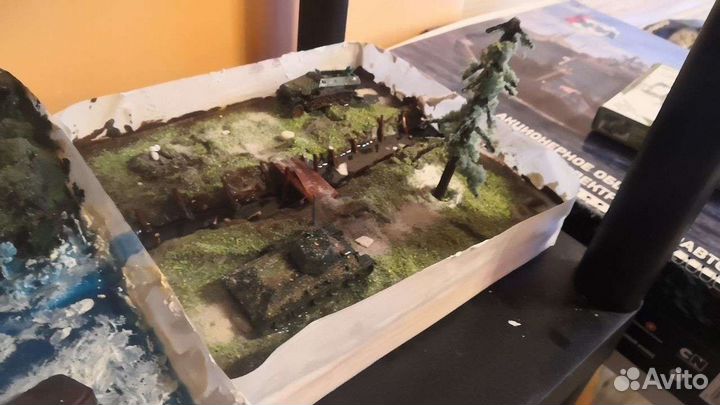 Диорама с советчиком танком т-34 и Немецким бтром