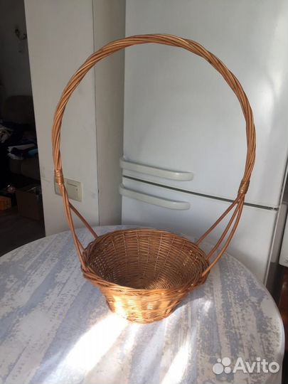 Корзина плетеная для цветов и подарков