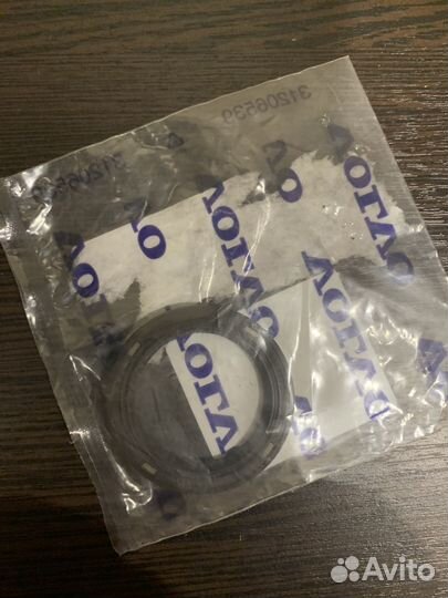 Сальник коленвала передний масляный Volvo 6842273