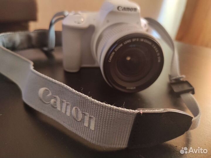 Зеркальный фотоаппарат canon EOS 200d