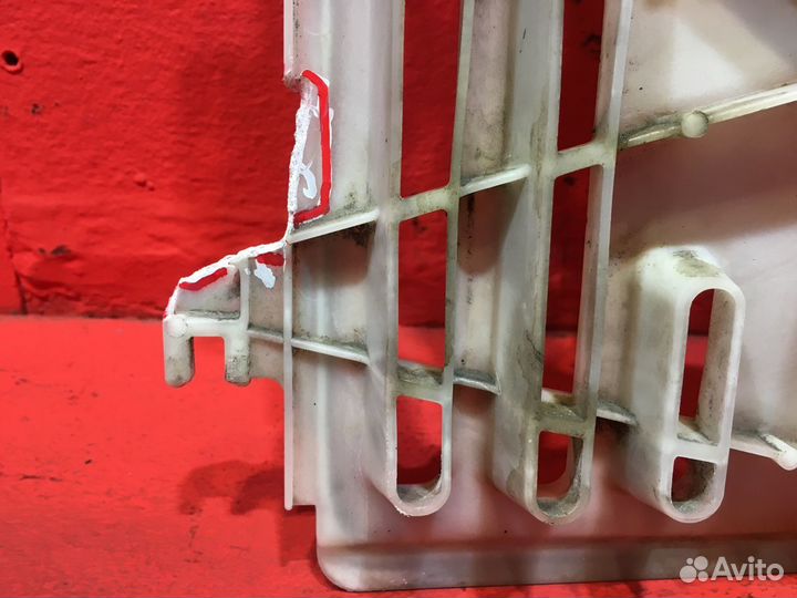 Вентилятор охлаждения двигателя Toyota Avensis 2