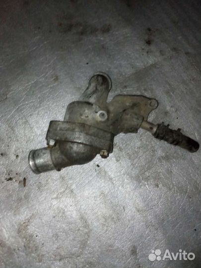 Lexus GX корпус термостата