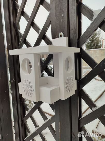 Кормушка для птиц из дерева