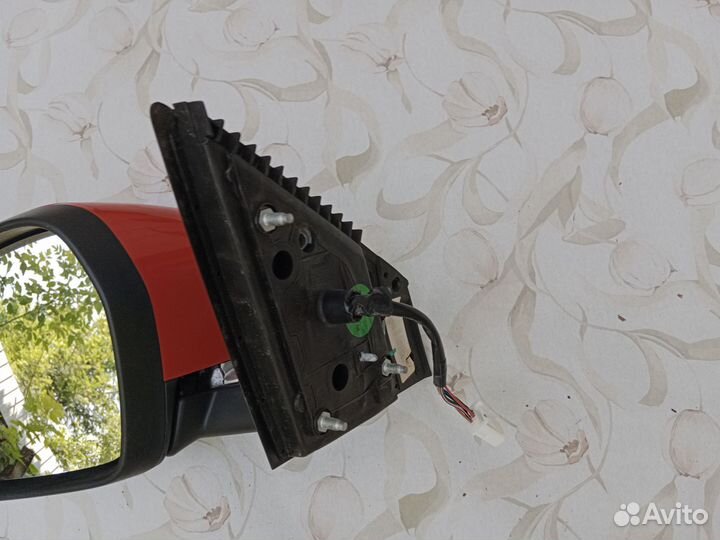 Левое зеркало джили кулрей