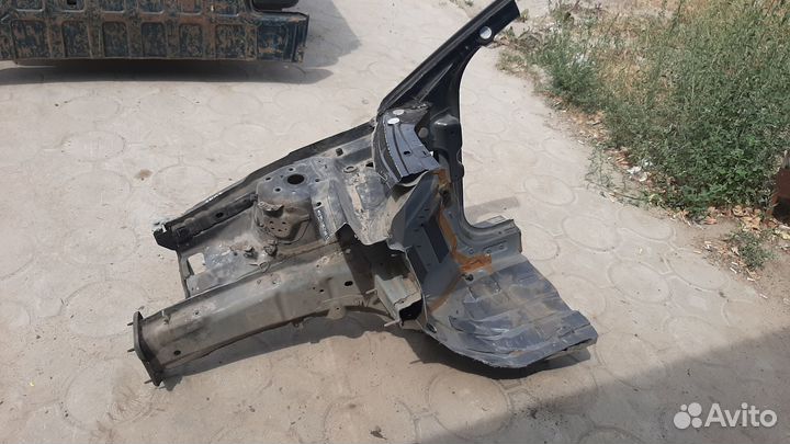 Четверть передняя правая Volvo s40 2