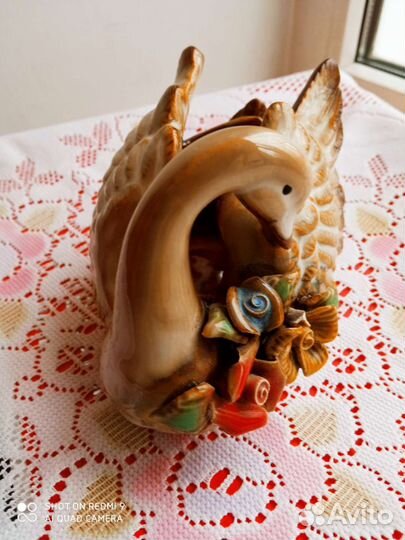 Статуэтка лебедь