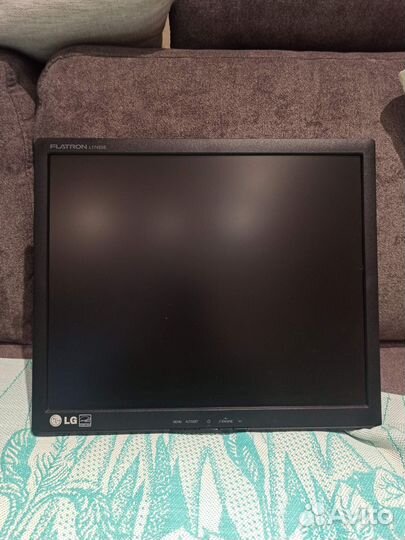 Монитор LG Flatron L1742SE-BF
