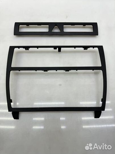 Рамка магнитолы / Аварийки Audi A6 C5