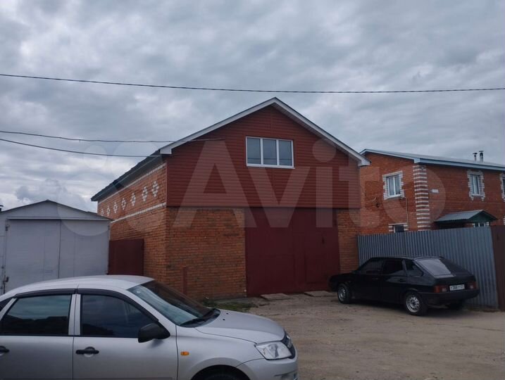 Гараж, > 30 м²