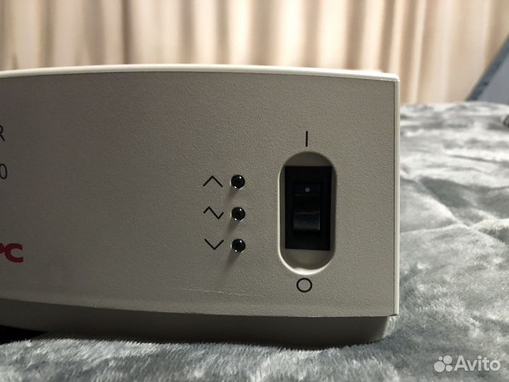 Стабилизатор напряжения APC Line-R le600rs