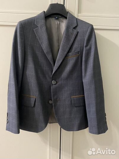 Пиджак 134, брюки 140