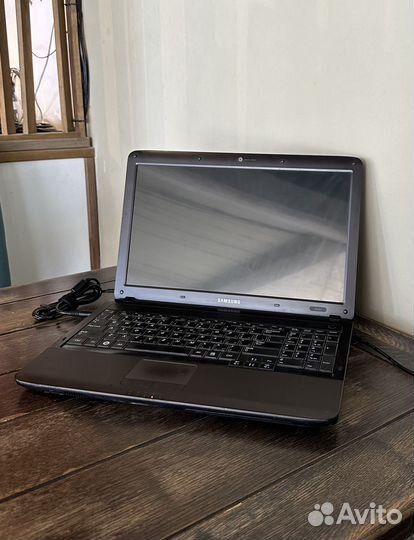 Ноутбук Samsung, i5, AMD HD 545v, R540 NP-R540