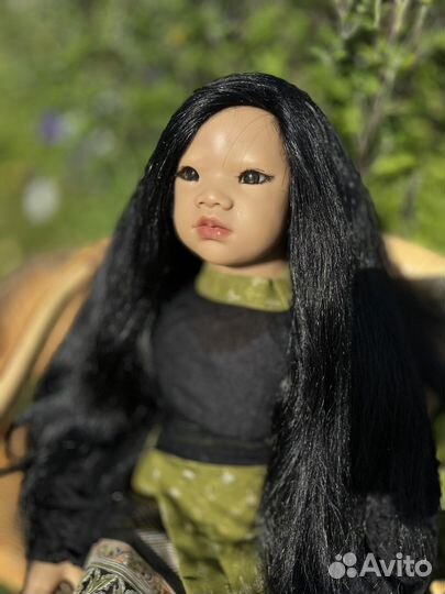 Кллекционная виниловая кукла