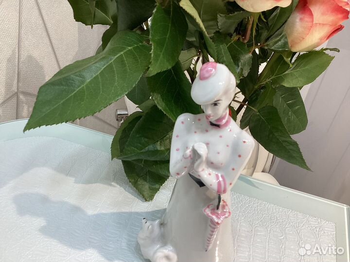 Статуэтка Дама с собачкой