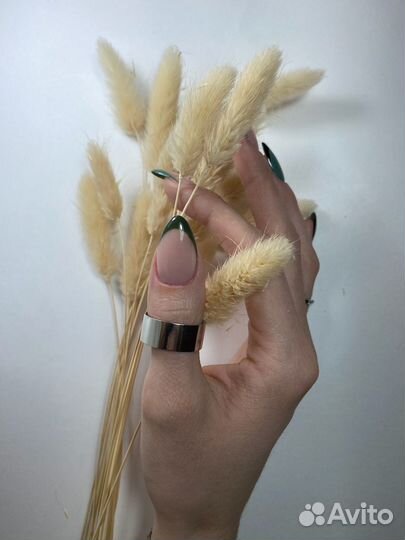 Модель на маникюр