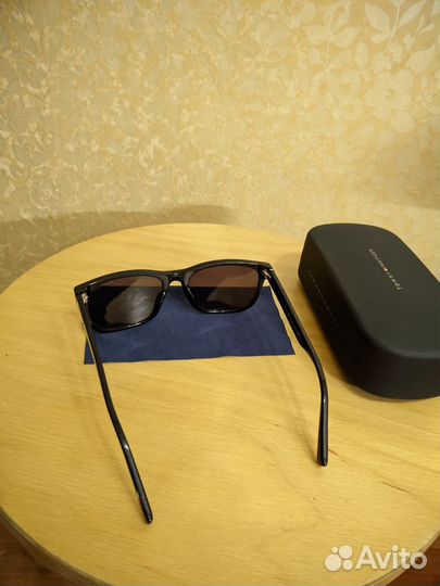 Очки tommy hilfiger