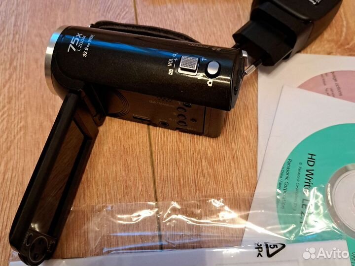 Видеокамера Panasonic HC-V130