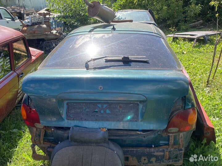 Крышка багажника hyundai accent 1