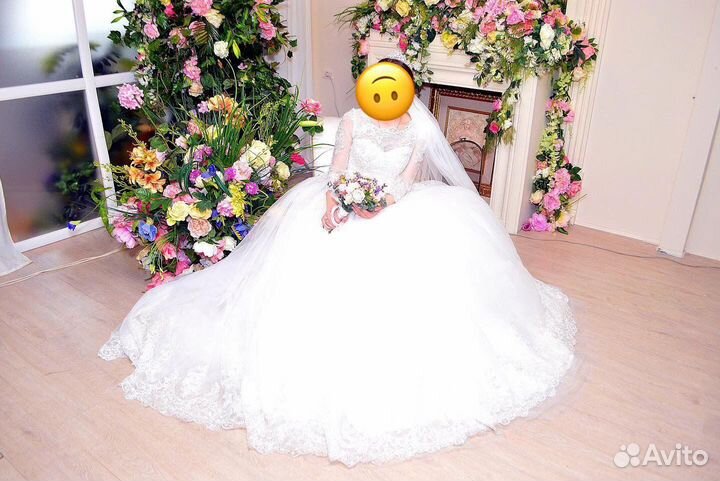 Свадебное платье