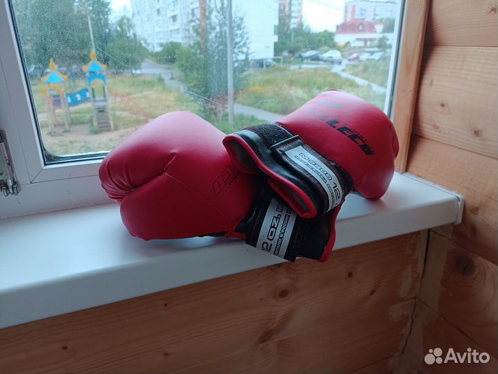 Перчатки боксерские Leco