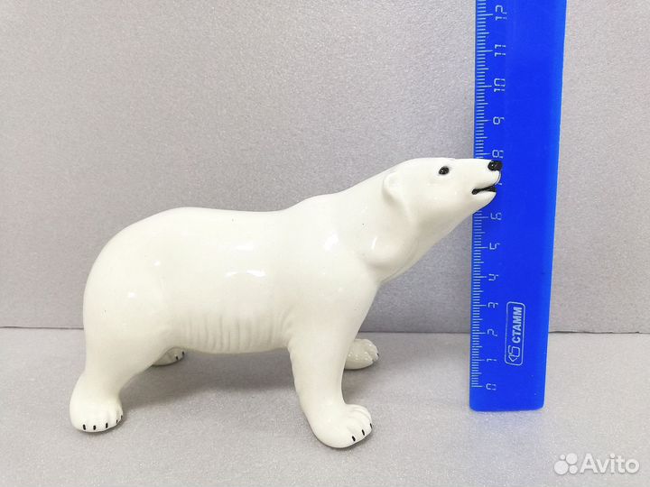Фигурка белый медведь