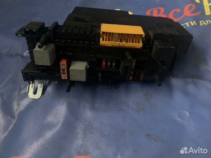 Блок предохранителей задний Mercedes W204