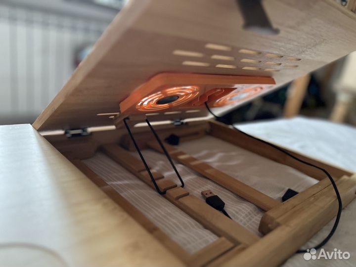 Столик для ноутбука