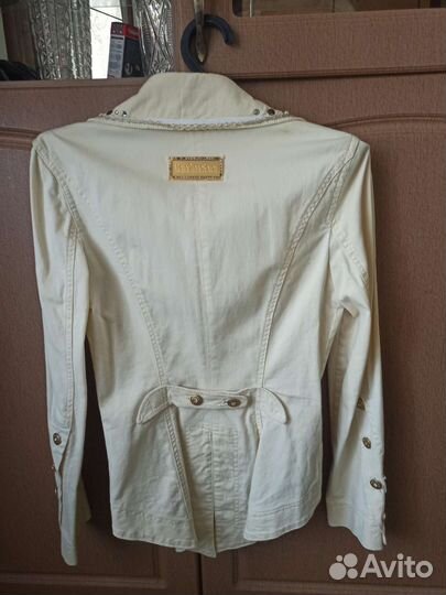 Джинсовая куртка женская