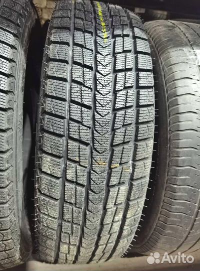 Roadstone Winguard Ice 225/65 R17 101R