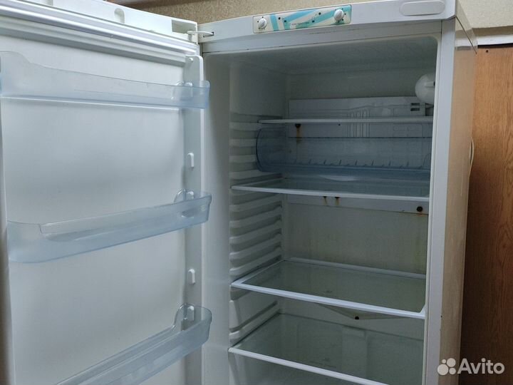 Индезит холодильник б/у на запчасти