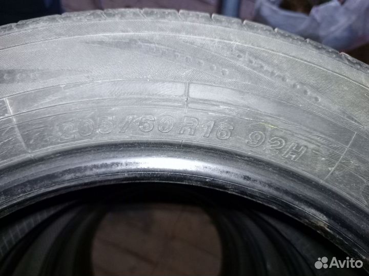 Yokohama BluEarth RV-02 205/60 R16 92